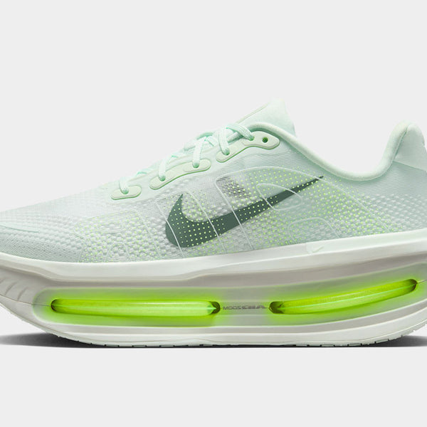 靴 Nike Vomero Premium Designed to Run Beyond: The Nike Vomero Premium Is Pushing