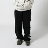 AWAKE NY(アウェイクニューヨーク)｜APPLE LOGO SWEATPANT(アップルロゴスウェットパンツ)｜【公式通販 UNIONT TOKYO】｜ユニオントーキョー