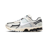 NIKE(ナイキ)｜NIKE ZOOM VOMERO PRM(ナイキズームヴォメオピーアールエム)｜【公式通販 UNIONT TOKYO】｜ユニオントーキョー