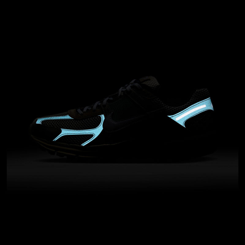 NIKE(ナイキ)｜NIKE ZOOM VOMERO PRM(ナイキズームヴォメオピーアールエム)｜【公式通販 UNIONT TOKYO】｜ユニオントーキョー