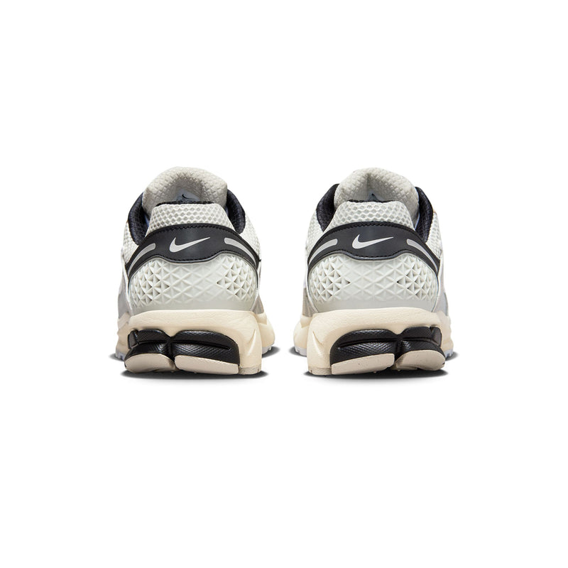 NIKE(ナイキ)｜NIKE ZOOM VOMERO PRM(ナイキズームヴォメオピーアールエム)｜【公式通販 UNIONT TOKYO】｜ユニオントーキョー