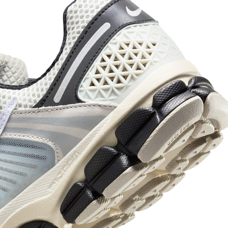 NIKE(ナイキ)｜NIKE ZOOM VOMERO PRM(ナイキズームヴォメオピーアールエム)｜【公式通販 UNIONT TOKYO】｜ユニオントーキョー