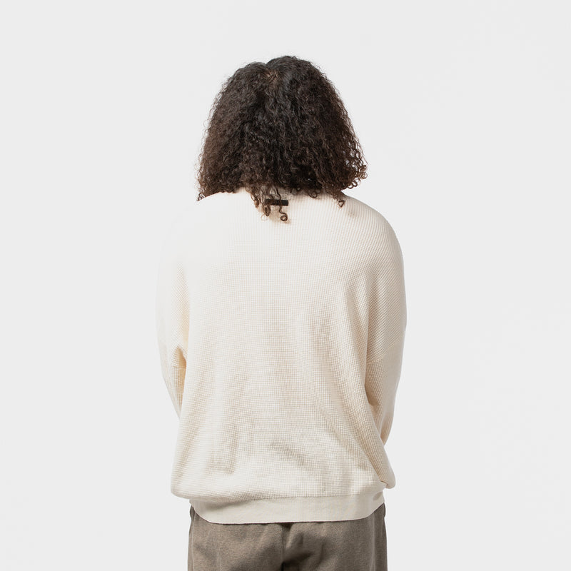 ESSENTIALS(エッセンシャルズ)｜WAFFLE CREWNECK SWEATER(ワッフルクルーネックセーター)｜【公式通販 UNION TOKYO】｜ユニオントーキョー