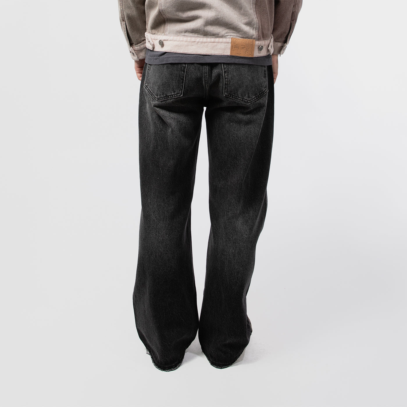 BLACK-RHINESTONE FACE JEANS｜KIDSUPER｜BOTTOMS（ボトムス）｜【公式