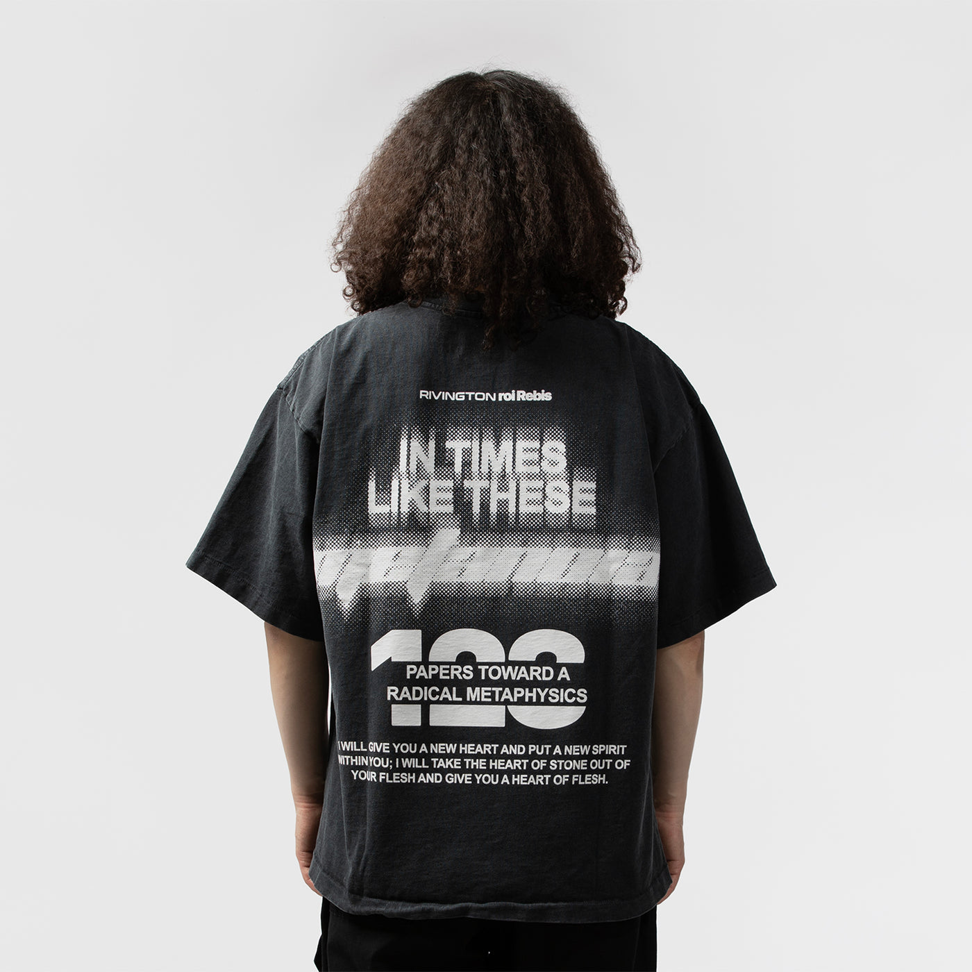 IN TIMES LIKE THESE CVA TEE｜RRR123｜TOPS（トップス）｜【公式通販