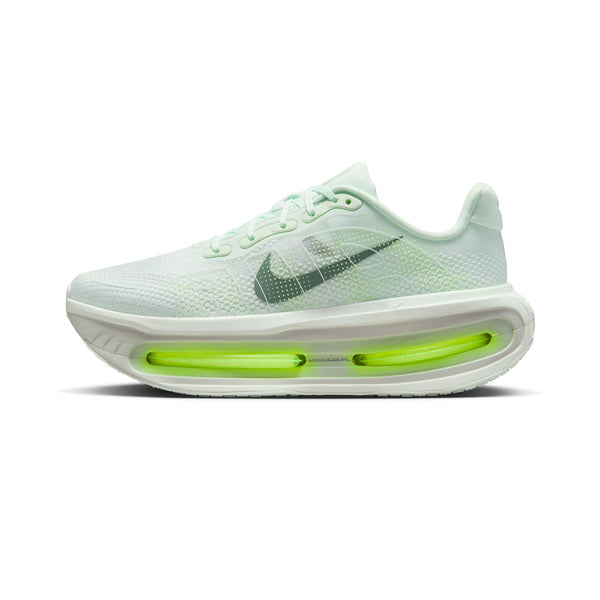 Nike ボメロプレミアム 限界を突破するランを叶えるデザイン：ナイキ ボメロ プレミアムが距離