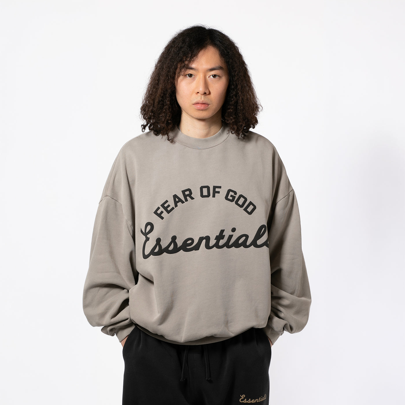 TRAINING 90S CREWNECK SWEATWSHIRT｜ESSENTIALS｜TOPS（トップス