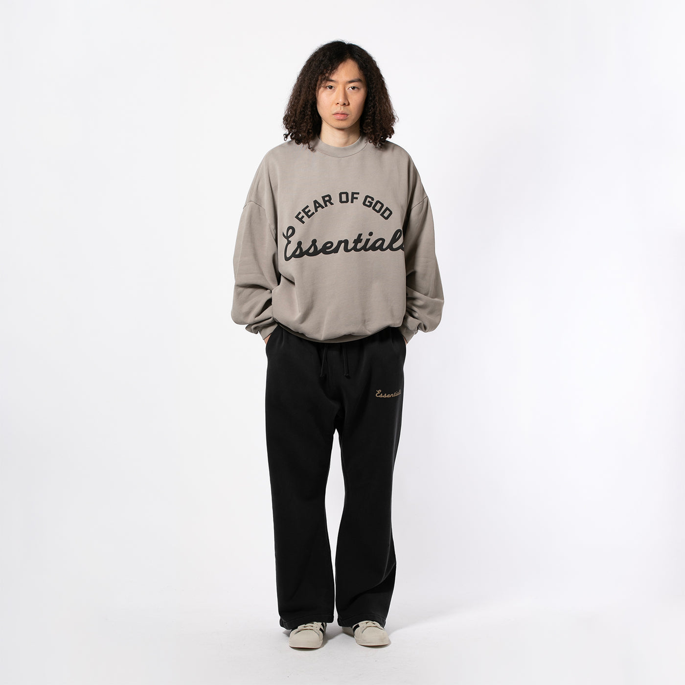 TRAINING 90S CREWNECK SWEATWSHIRT｜ESSENTIALS｜TOPS（トップス