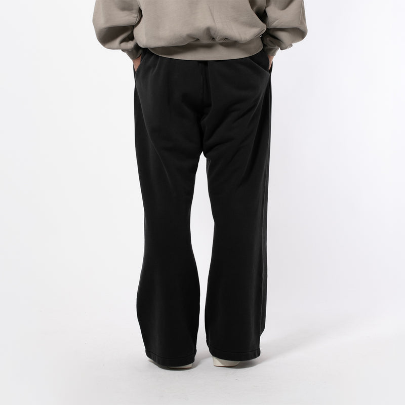 TRAINING CLASSIC FIT FLARE SWEATPANT｜ESSENTIALS｜BOTTOMS
