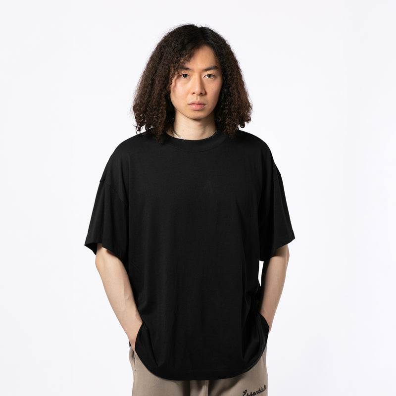 SIGNATURE ESSENTIAL TEE｜ESSENTIALS｜TOPS（トップス）｜【公式通販