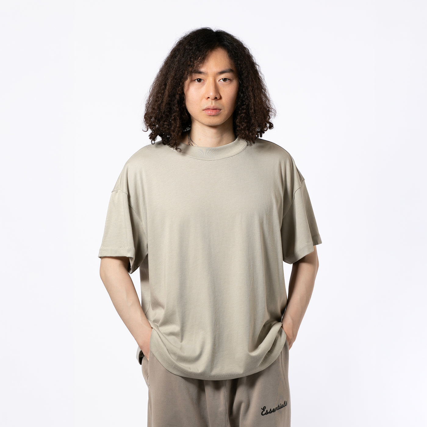 SIGNATURE ESSENTIAL TEE｜ESSENTIALS｜TOPS（トップス）｜【公式通販