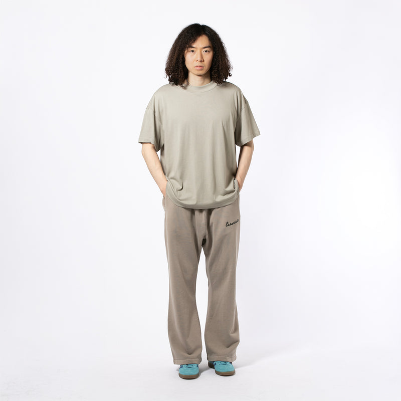 SIGNATURE ESSENTIAL TEE｜ESSENTIALS｜TOPS（トップス）｜【公式通販