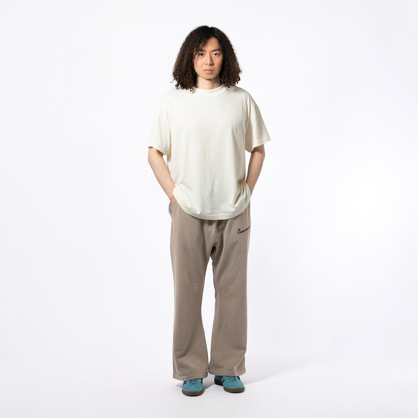 SIGNATURE ESSENTIAL TEE｜ESSENTIALS｜TOPS（トップス）｜【公式通販