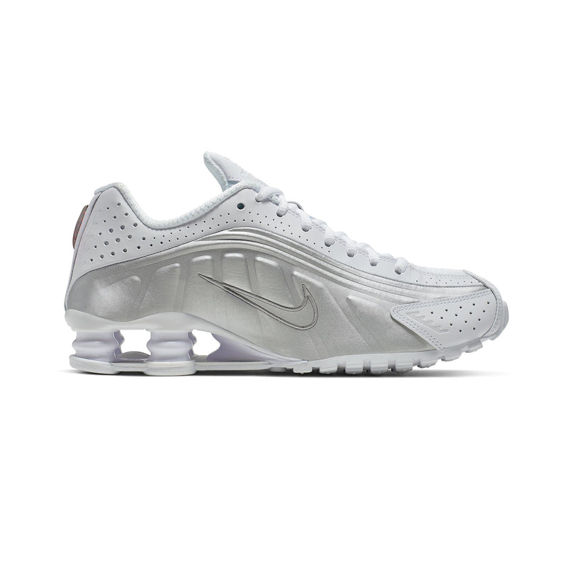 NIKE（ナイキ）/ SHOES（シューズ）/ Nike Shox R4商品 / WHITE/WHITE-METALLIC SILVER-MAX ORANGE