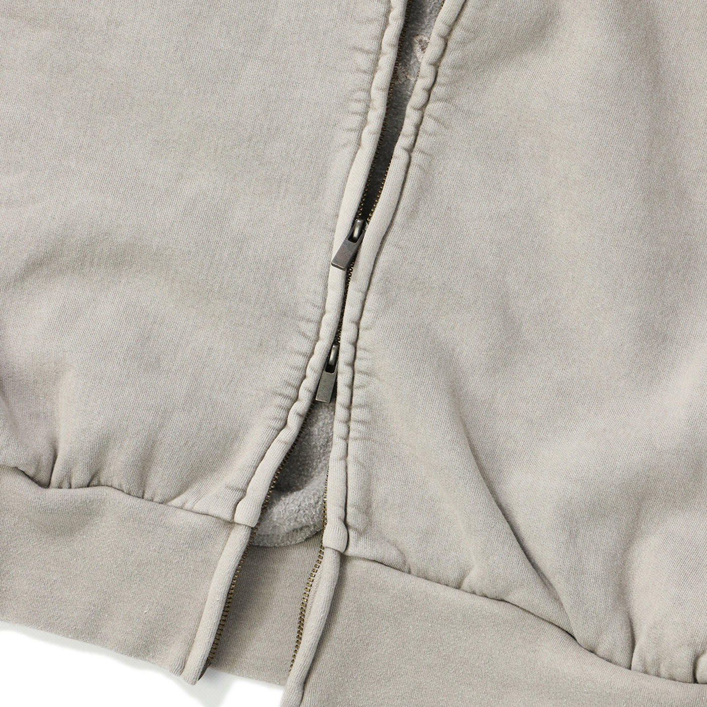 CLASSIC FULL ZIP HOODIE｜ESSENTIALS｜TOPS（トップス）｜【公式通販