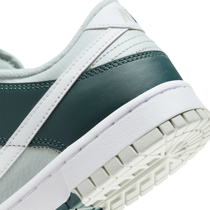 Nike Dunk Low Retro Premium