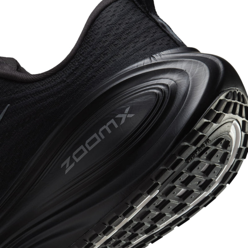 NIKE（ナイキ）/ SHOES（シューズ）/ Nike Vomero Plus商品 / BLACK/DK SMOKE GREY-MTLC DARK GREY