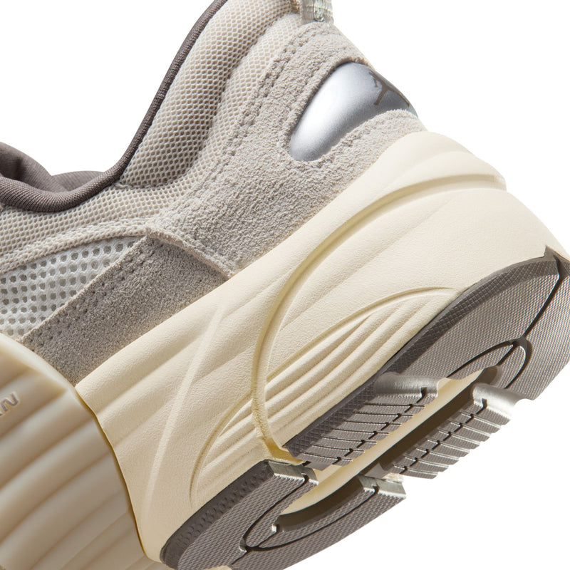 NIKE（ナイキ）/ SHOES（シューズ）/ Jordan Trunner商品 / LT OREWOOD BRN/RIDGEROCK-PHANTOM-MUSLIN