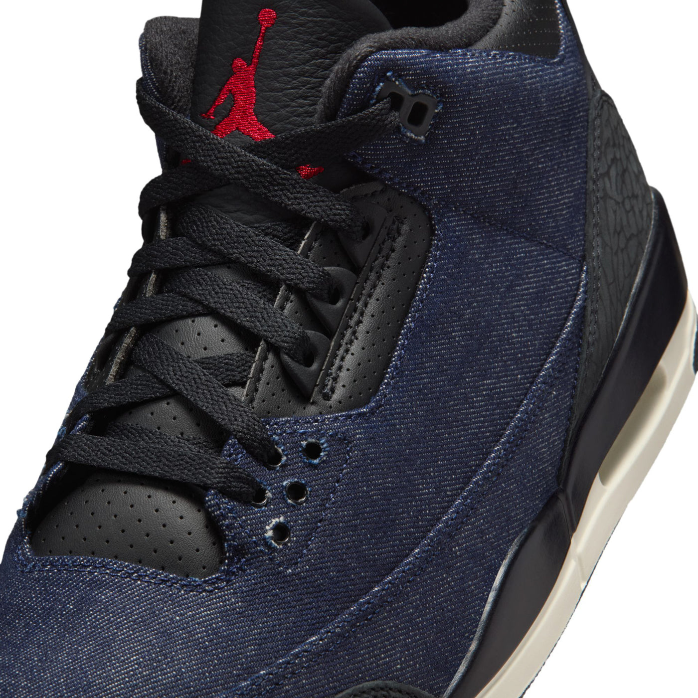 AIR JORDAN 3 X LEVI