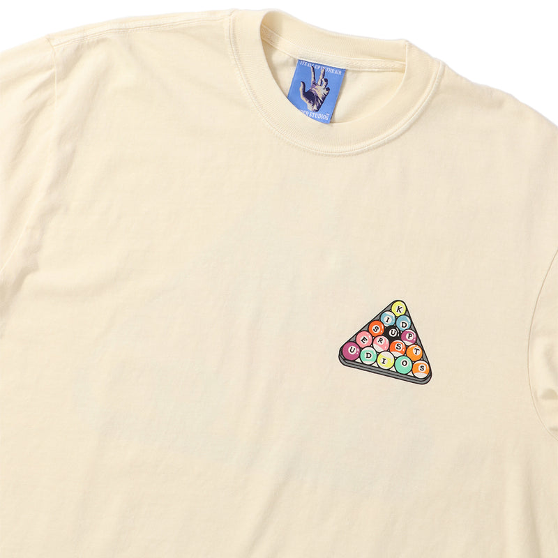 KidSuper(キッドスーパー)｜BILLIARDS TEE - CREAM(ビリヤーズティークリーム)｜【公式通販 UNION TOKYO】｜ユニオントーキョー