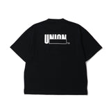 in･stru (men-tal). by Maison MIHARA YASUHIRO(インストゥルメンタルバイメゾンミハラヤスヒロ)｜IM UN FRONTMAN TEE(IM UN フロントマンティー)｜【公式通販 UNION TOKYO】｜ユニオントーキョー
