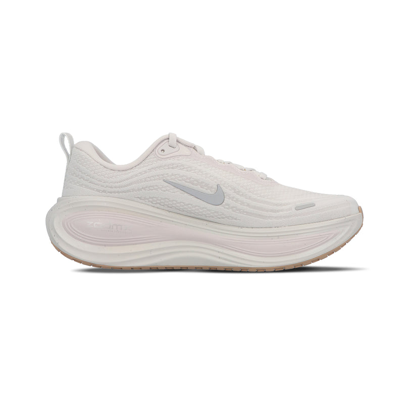 NIKE（ナイキ）/ SHOES（シューズ）/ NIKE VOMERO PLUS SPECKLE商品 / VAST GREY/WOLF GREY-OFF WHITE-HEMP