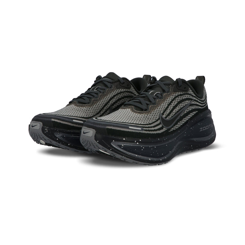 NIKE（ナイキ）/ SHOES（シューズ）/ NIKE VOMERO PLUS SPECKLE商品 / ANTHRACITE/BLACK-DARK OBSIDIAN-OBSIDIAN