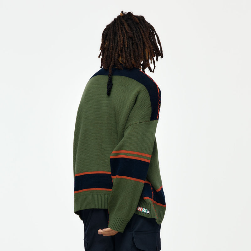 UNION ORIGINAL（ユニオンオリジナル）/ TOPS（トップス）/ PETTY SWEATER商品 / OLIVE