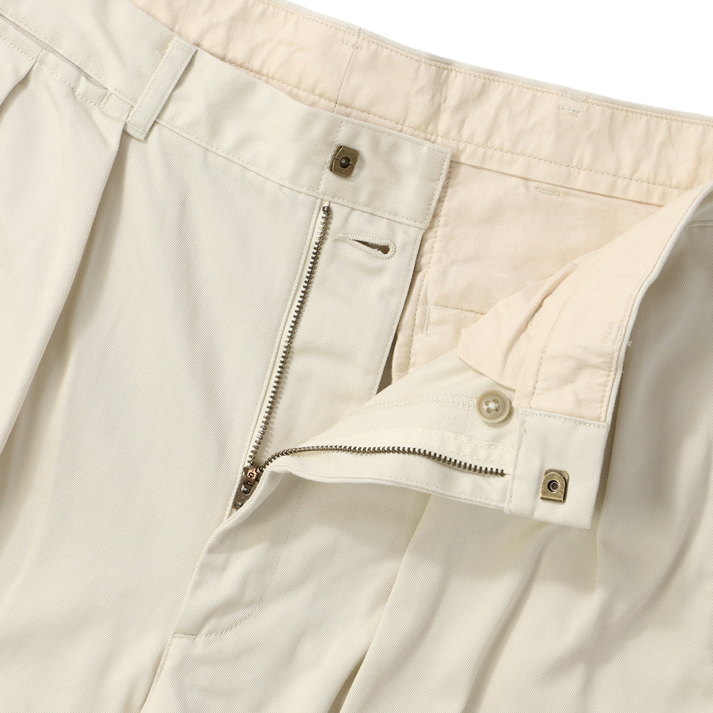 DOUBLE PLEATED CHINO PANTS｜NANAMICA｜BOTTOMS（ボトムス）｜【公式