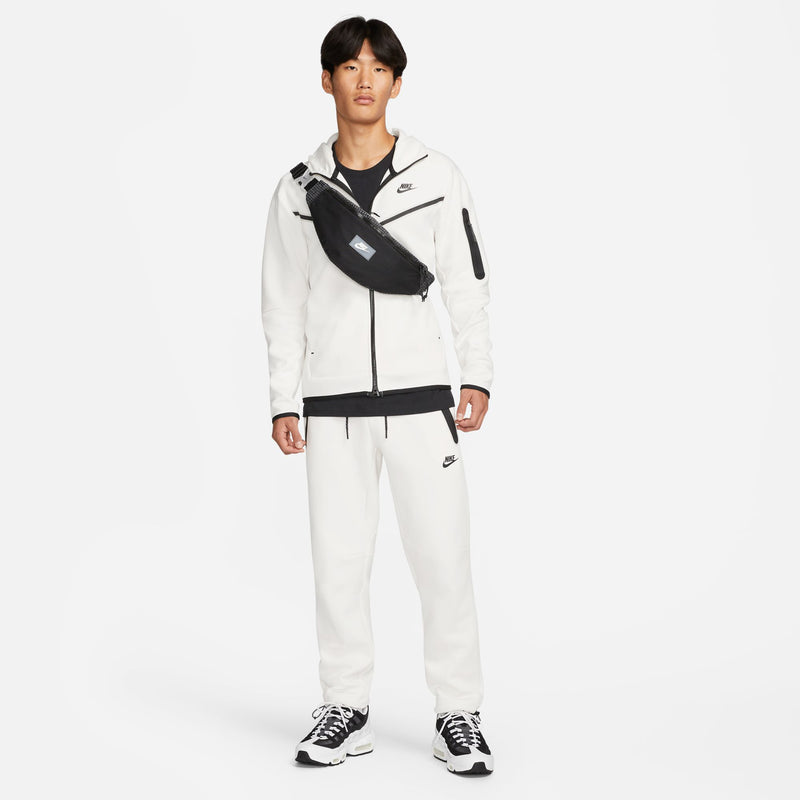 NIKE (ナイキ)｜NIKE NSW TECH FLEECE PANTS(ナイキ NSW テックフリース パンツ)｜【公式通販 UNION TOKYO】｜ユニオントーキョー