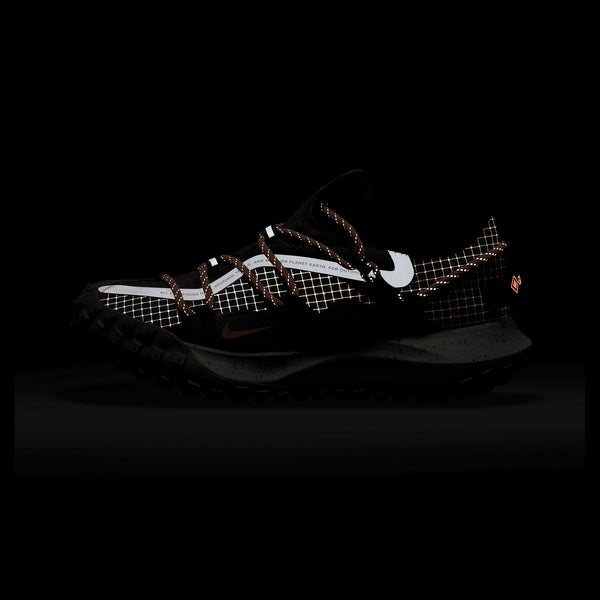 NIKE(ナイキ)｜Nike ACG Mountain Fly Low GORE-TEX SE(ナイキエーシージーマウンテンフライローゴアテックスSE)｜【公式通販 UNIONT TOKYO】｜ユニオントーキョー