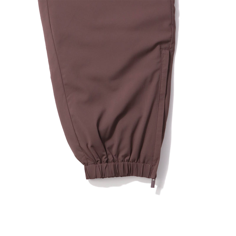 ESSENTIALS(エッセンシャルズ)｜Woven Nylon Track Pant(ウーブンナイロントラックパンツ)｜【公式通販 UNIONT TOKYO】｜ユニオントーキョー