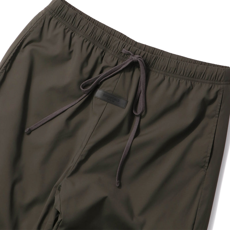 ESSENTIALS(エッセンシャルズ)｜Woven Nylon Track Pant(ウーブンナイロントラックパンツ)｜【公式通販 UNIONT TOKYO】｜ユニオントーキョー
