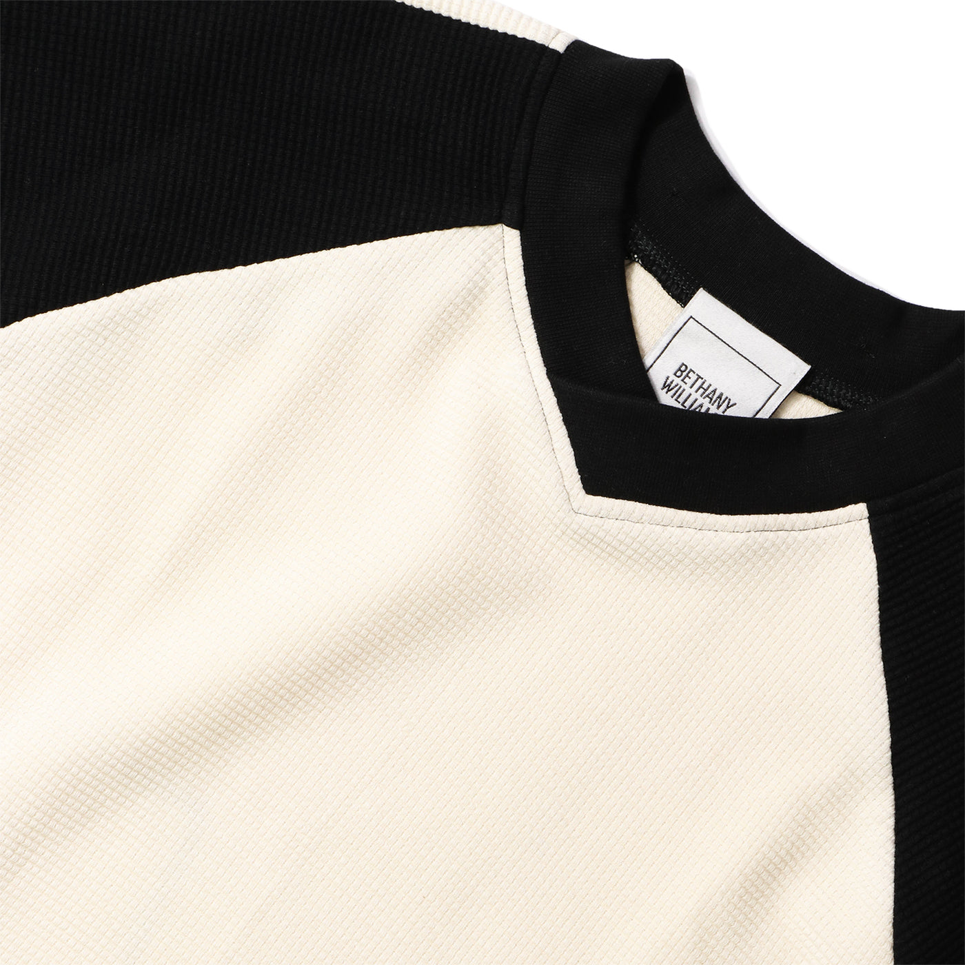 【関税込み】Bethany Williams ホワイト コットン Tシャツ AMBIDEX Store ○GV天竺LOGO ATHLETIC T-シャツ(F OFF WHITE