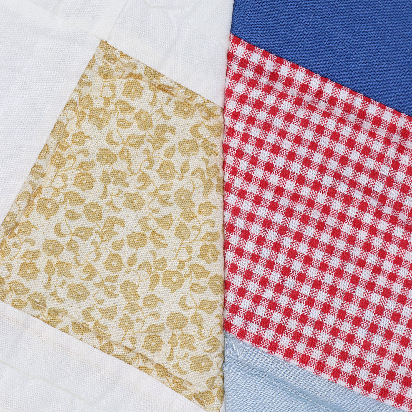 Bethany Williams(べサニー ・ウィリアムズ)|Upcycled Quilted Bethany Williams(べサニー ・ウィリアムズ)|Upcycled Quilted